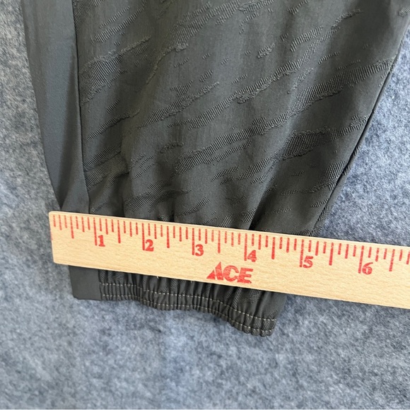 ATHLETA Brooklyn Textured Jogger Olive Grey Athleisure Activewear Size 6 - Picture 10 of 15